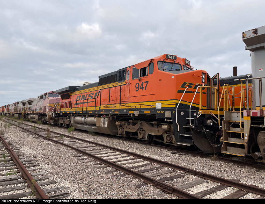 BNSF 947 & 946